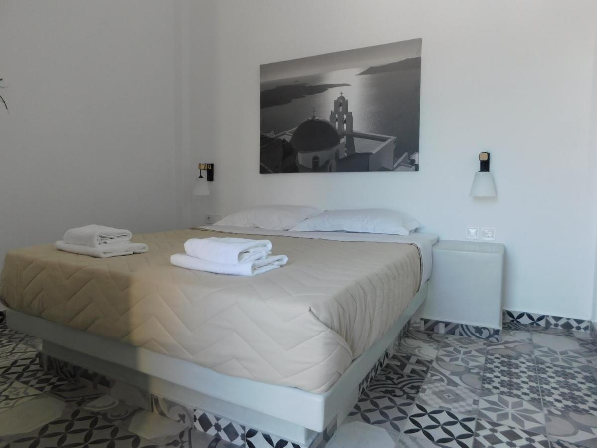 Fira Capital Rooms Exterior photo