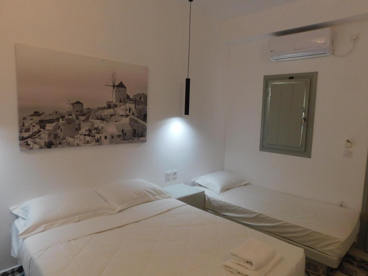 Fira Capital Rooms Exterior photo